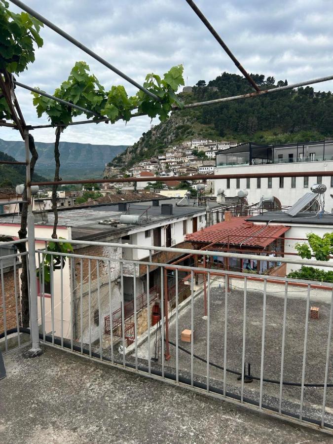 Flat In Berat'S Center Exterior foto