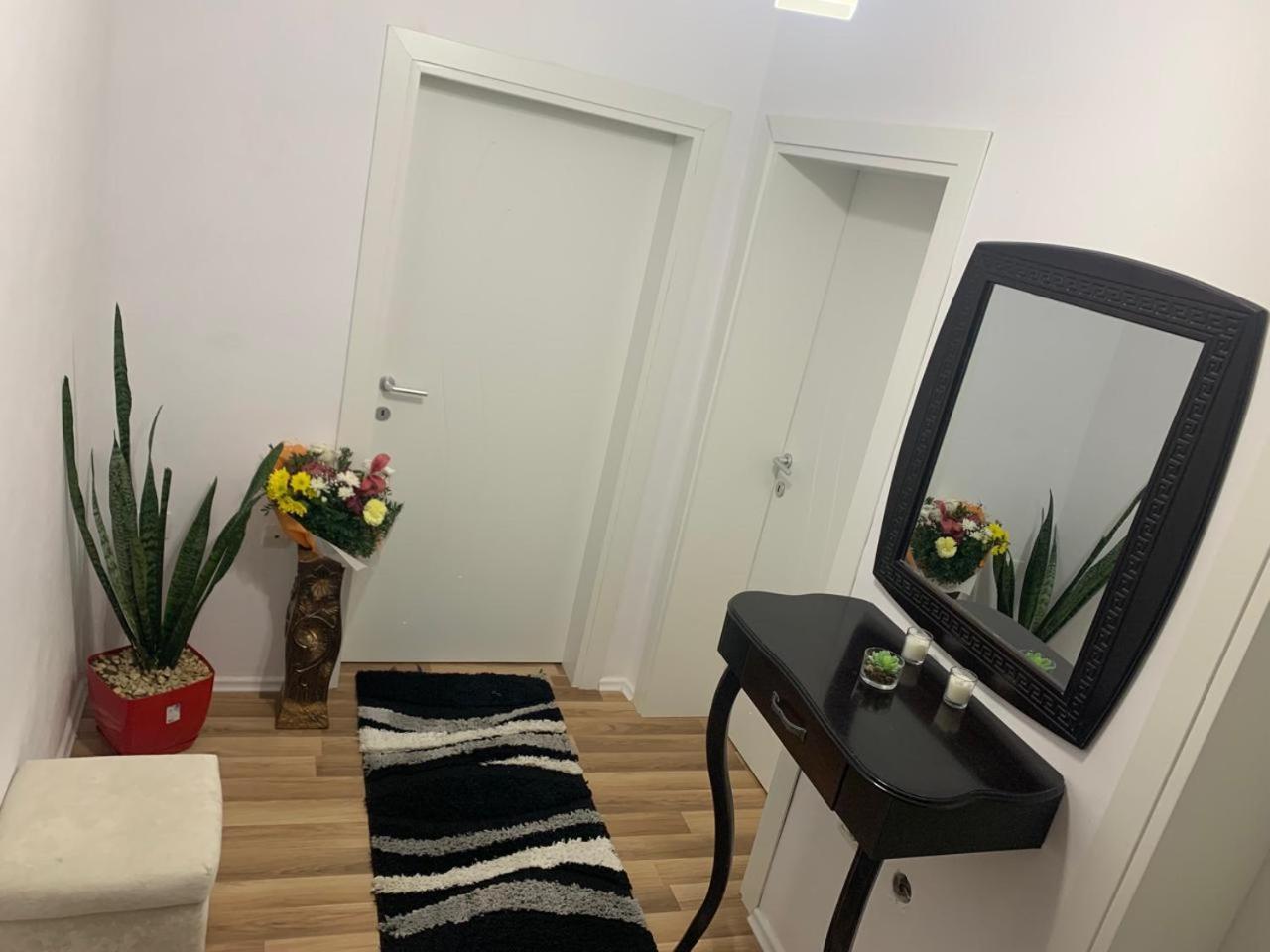 Flat In Berat'S Center Exterior foto