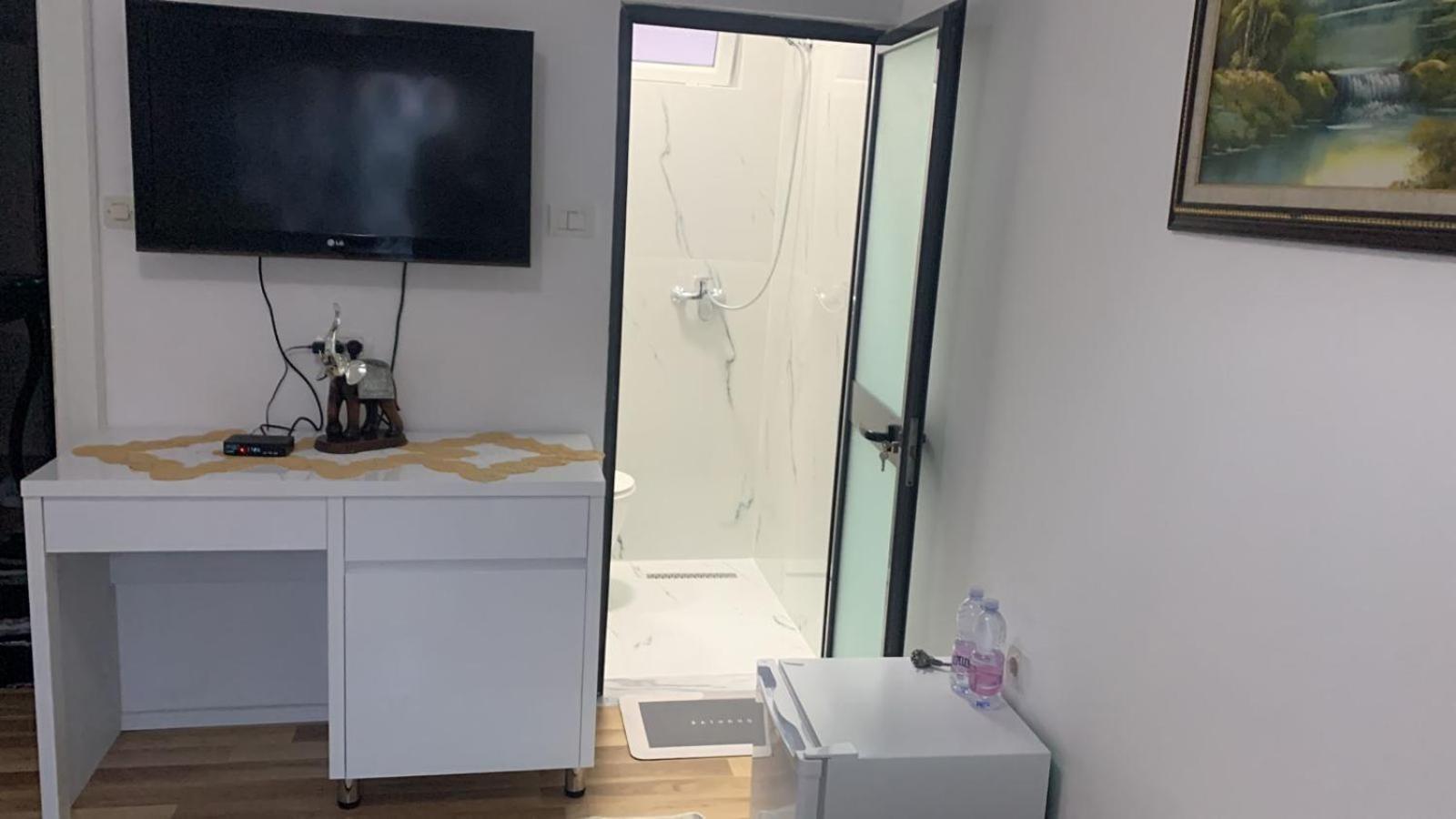 Flat In Berat'S Center Exterior foto