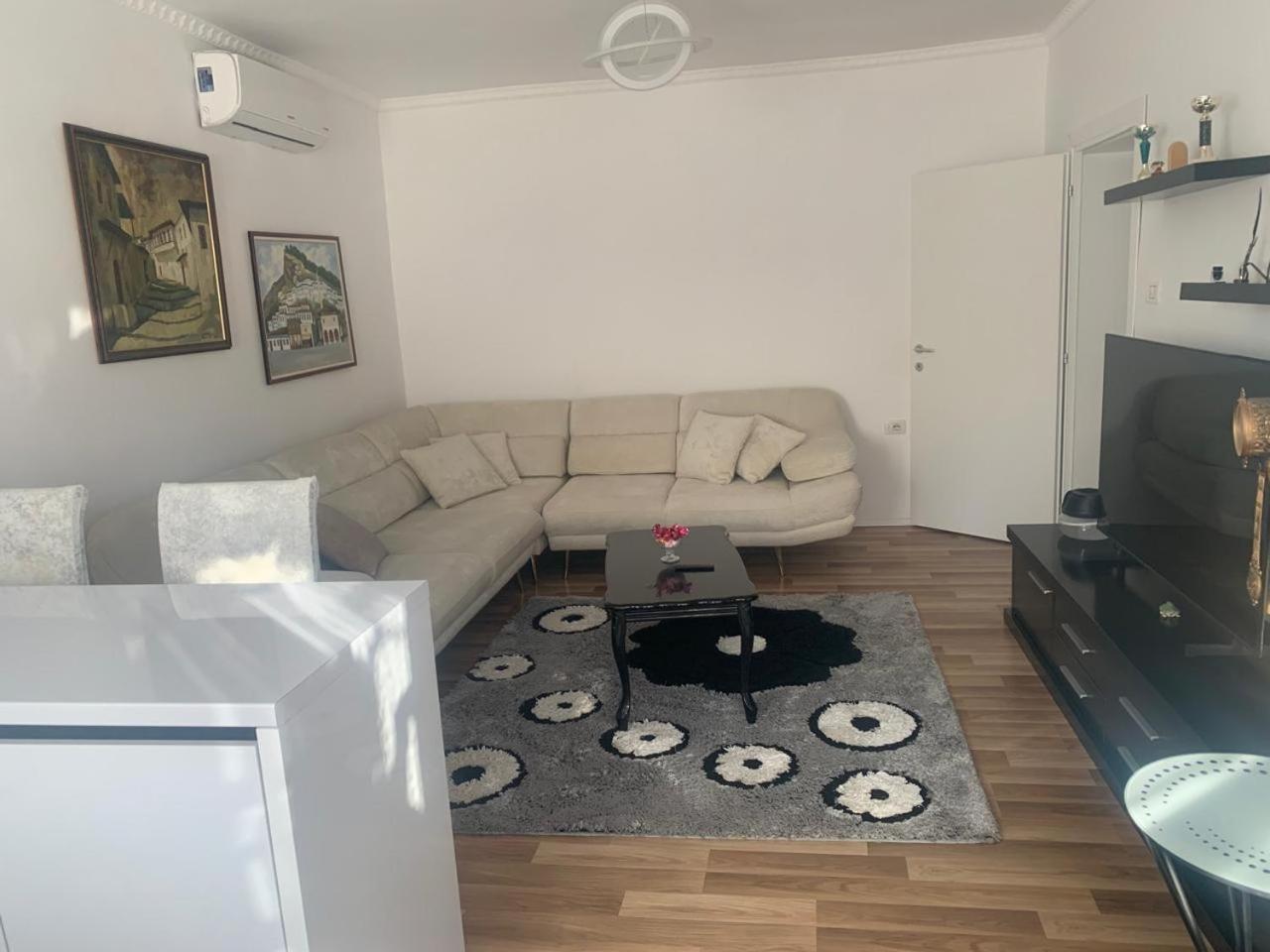 Flat In Berat'S Center Exterior foto