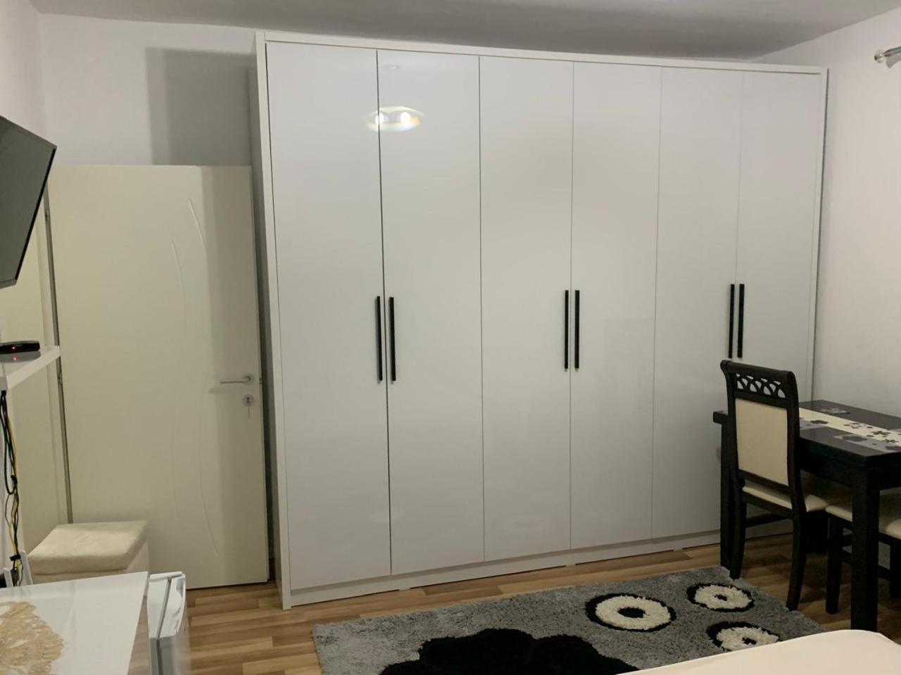 Flat In Berat'S Center Exterior foto