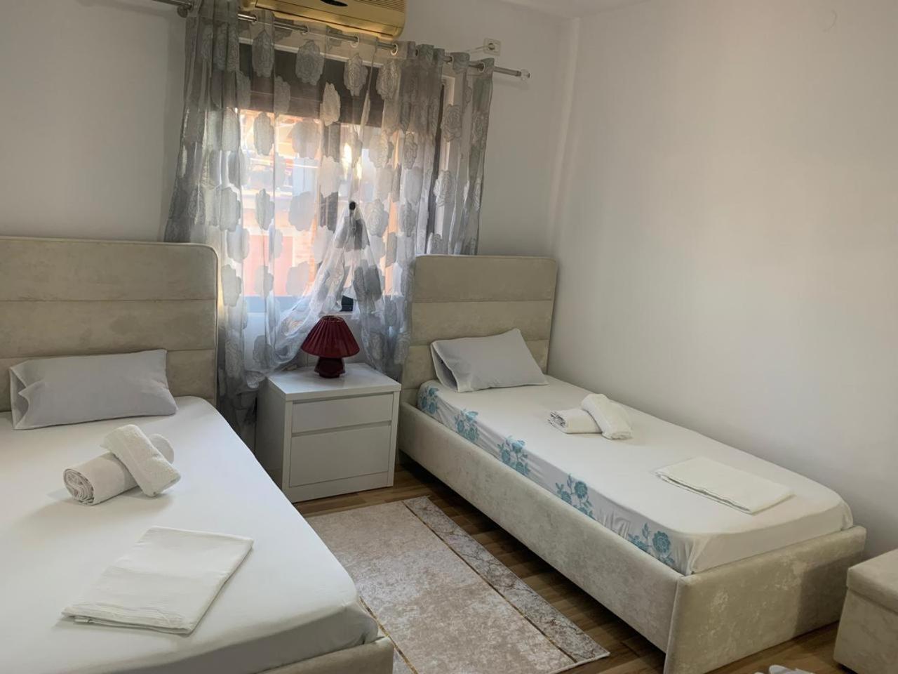Flat In Berat'S Center Exterior foto