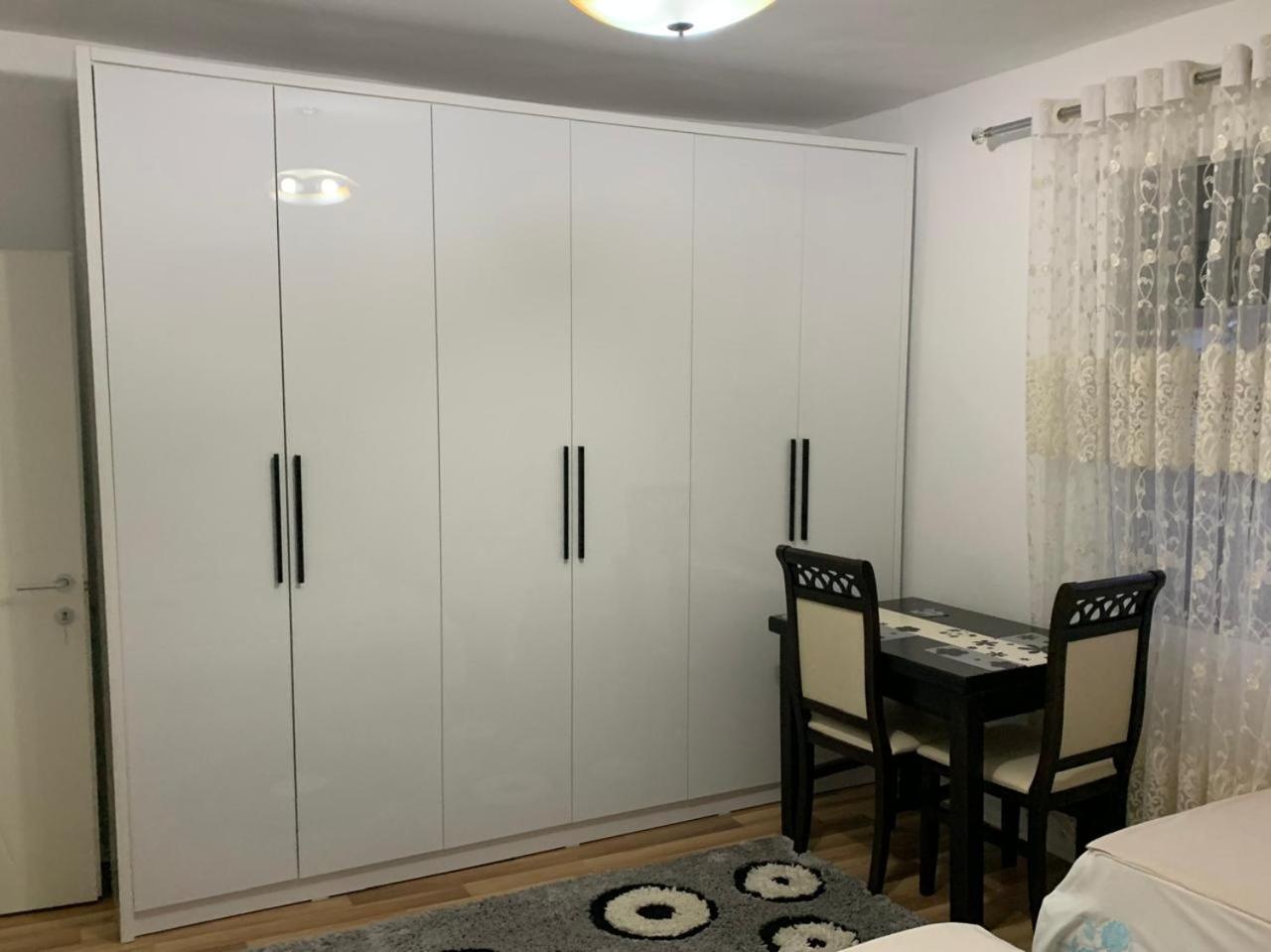 Flat In Berat'S Center Exterior foto
