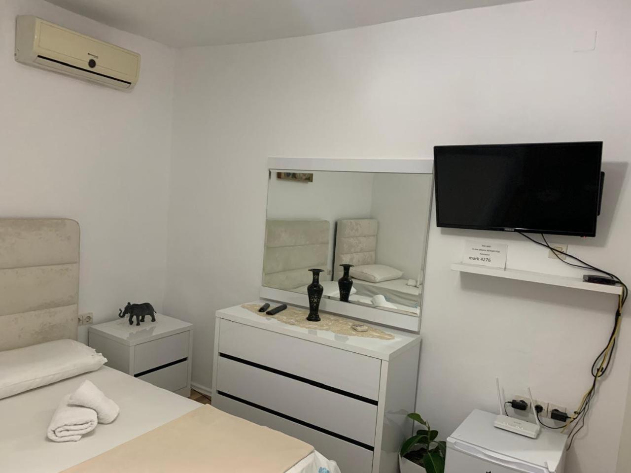 Flat In Berat'S Center Exterior foto
