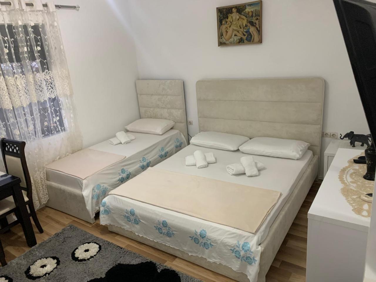Flat In Berat'S Center Exterior foto