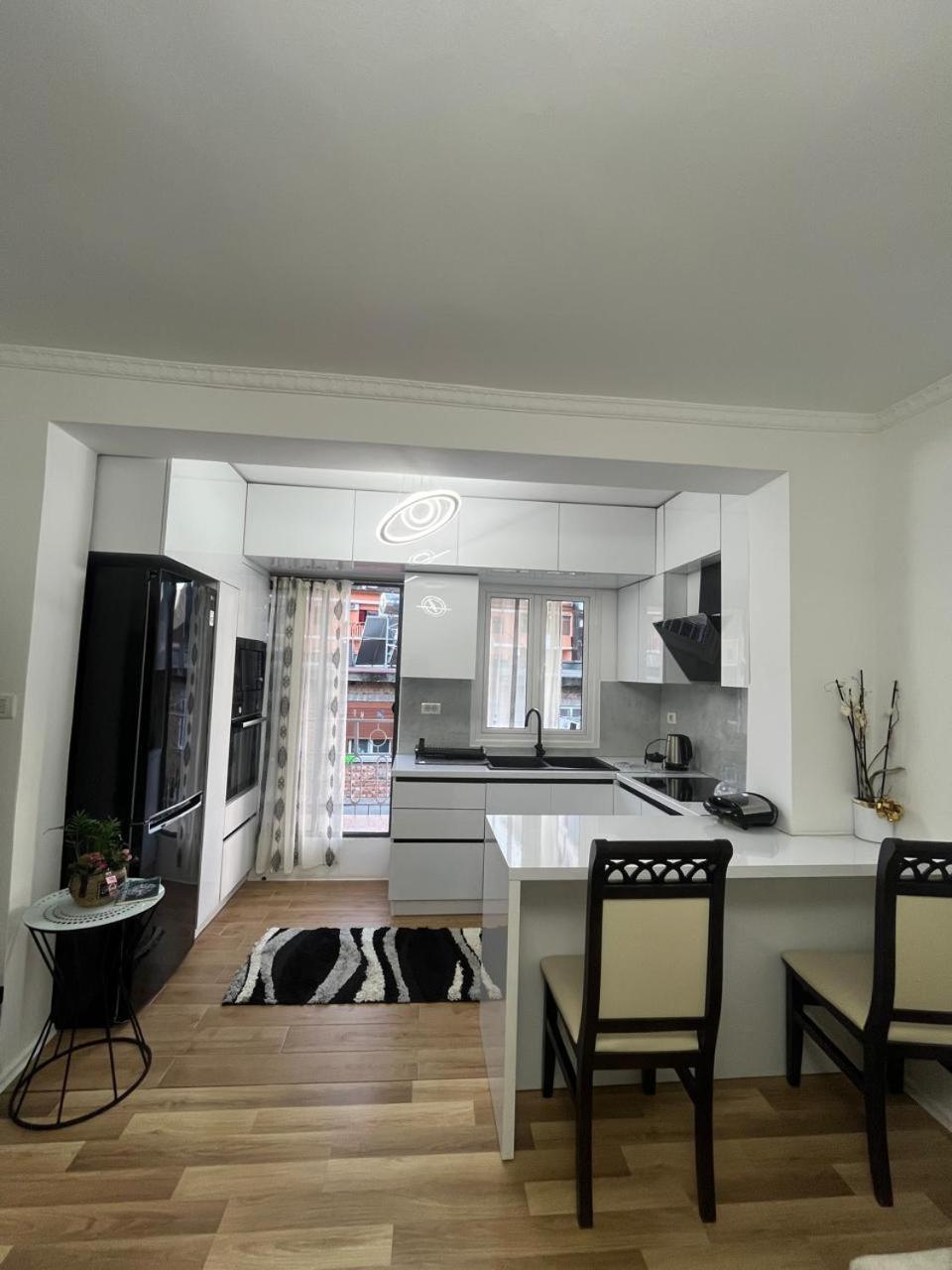 Flat In Berat'S Center Exterior foto