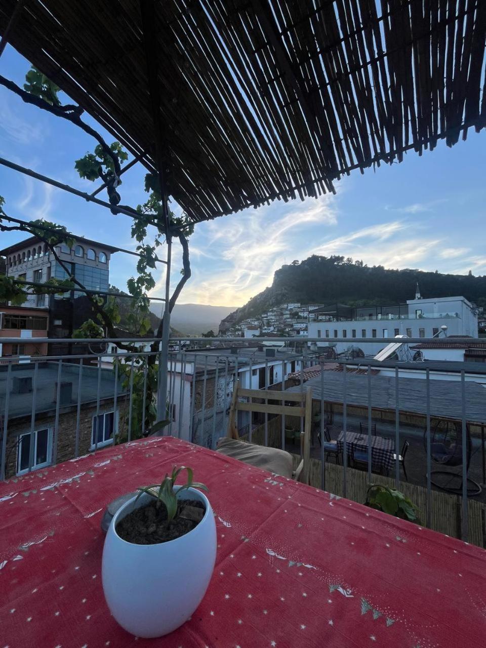 Flat In Berat'S Center Exterior foto