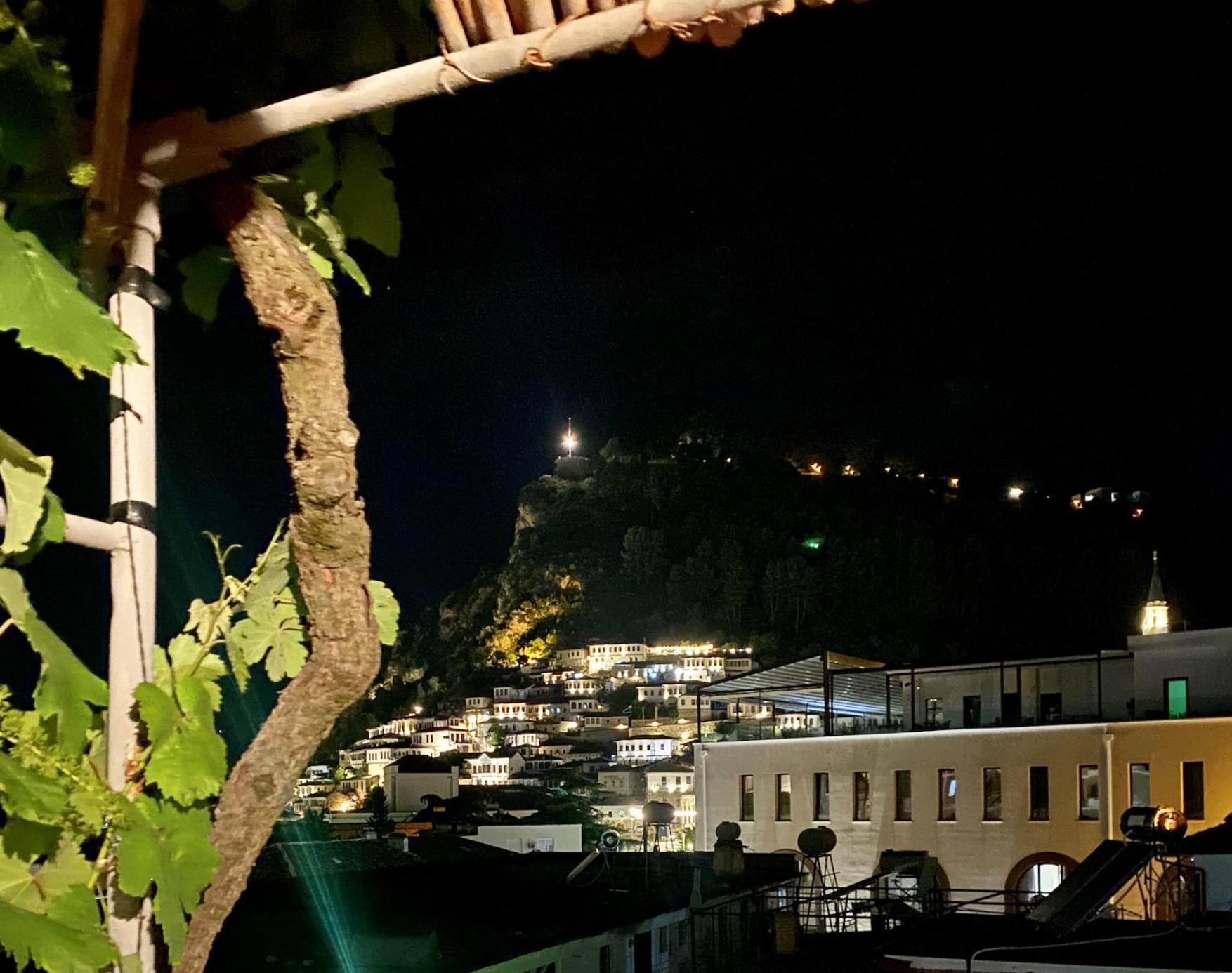 Flat In Berat'S Center Exterior foto
