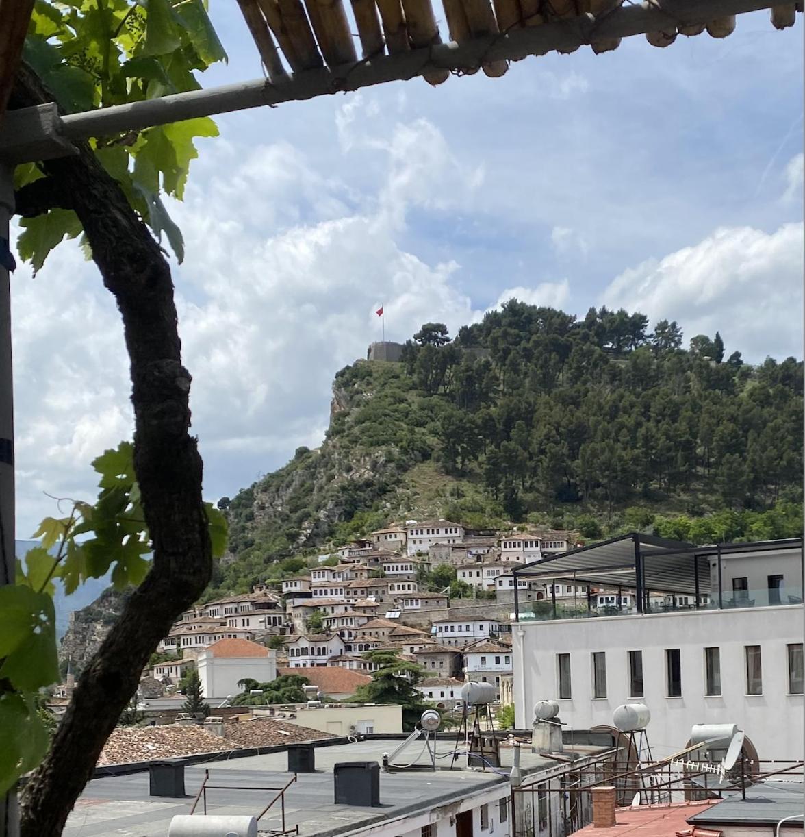 Flat In Berat'S Center Exterior foto